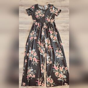 Women's C & Y Fashion Floral jumpsuit medium